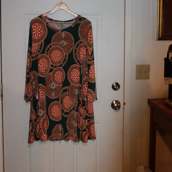 LIMITED TIME SALE: Green and Orange Boho Mini Dress Size 3XL - Picture 1 of 10